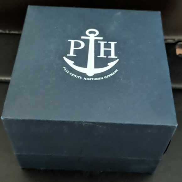 Luxury Rose Gold Watch Brand New In Box - Picture 2 of 3